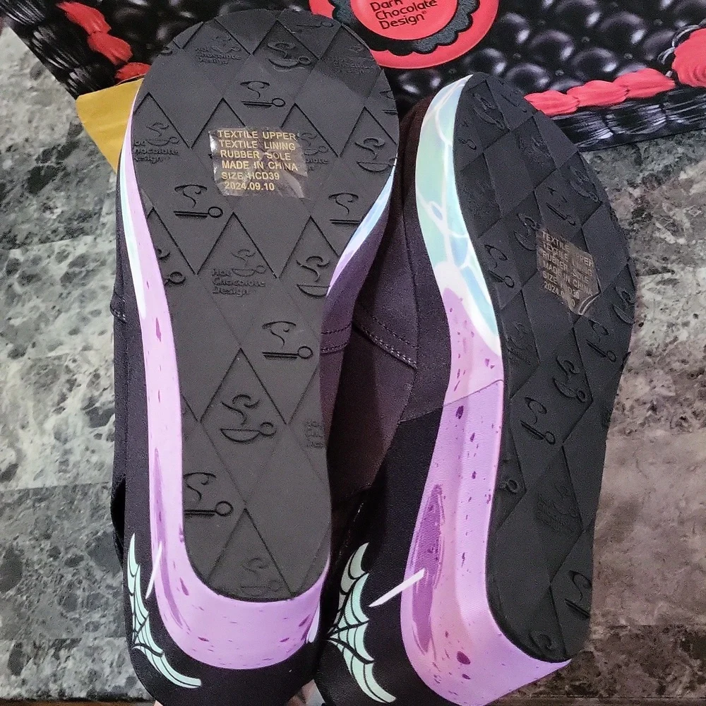 Dark Chocolate Design Beach Ghouls Sandal - Picture 14 of 16